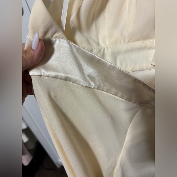 BCBG Silk Halter Dress NWT’s size 12 Marilyn Munro style - Picture 4 of 5